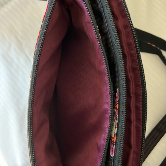 Vera Bradley Crossbody Floral Bag or Purse - Picture 7 of 7
